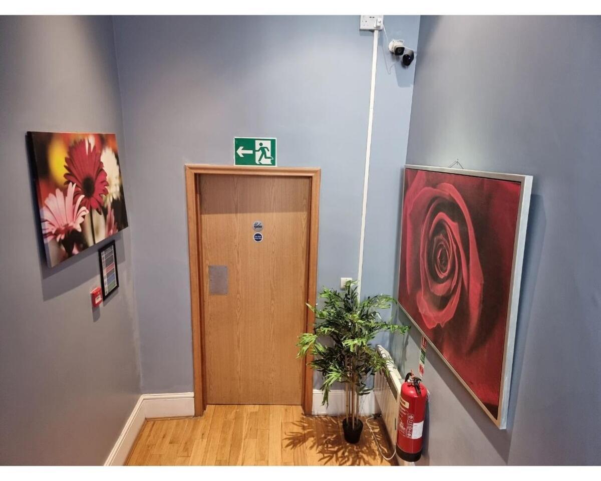 런던 F101-First Floor Flat Fits 3 Near Hyde Park 아파트 외부 사진